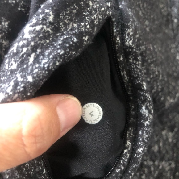 Lululemon long sleeve top - Picture 7 of 7